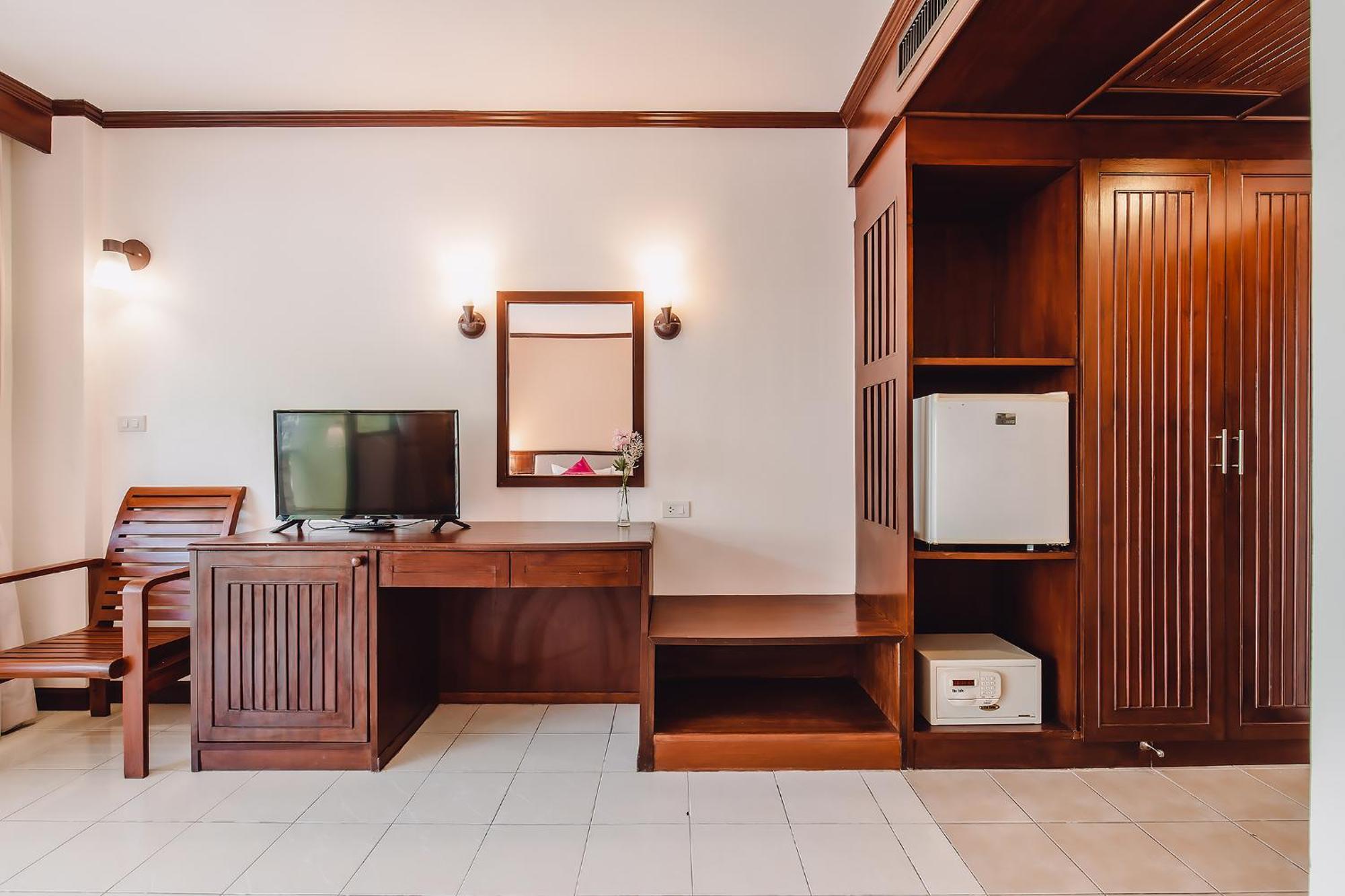 Bauman-Ville Hotel Patong 외부 사진